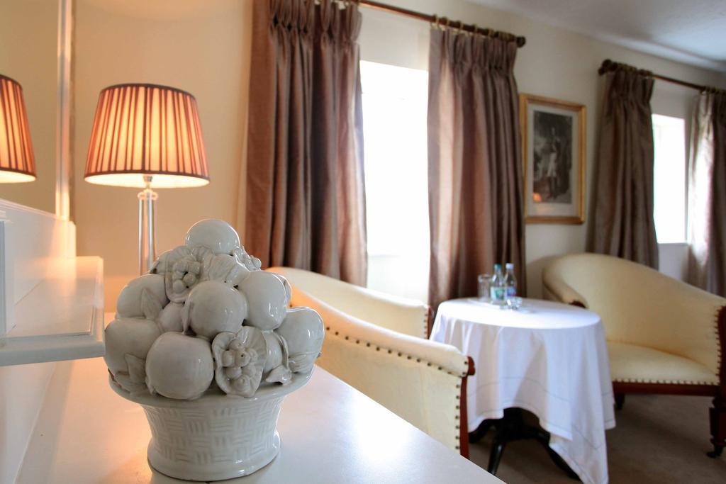 Danny Minnies Country House Annagry Room photo